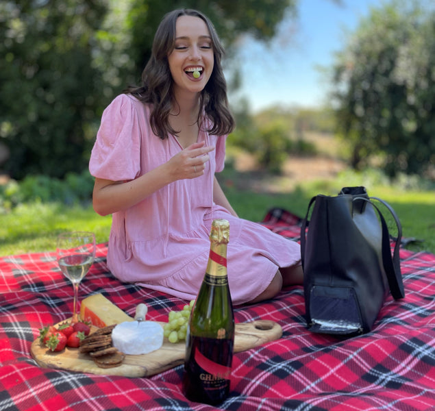 How to Properly Store Wine for Your Picnic
